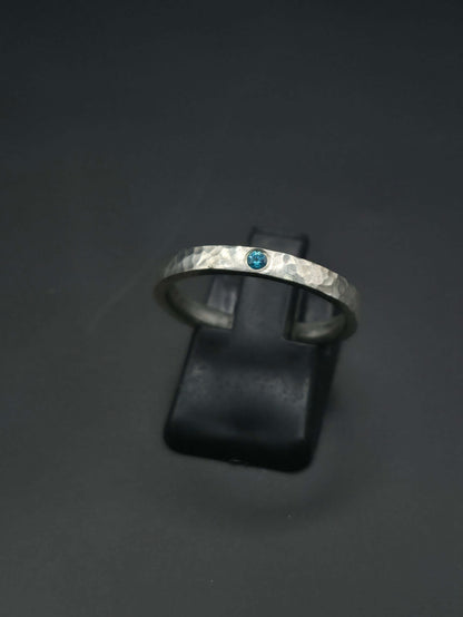 Silberring 925 mit Zirkonia Hammerschlagoptik